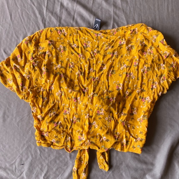 Mustard front tie floral crop top - Picture 2 of 2